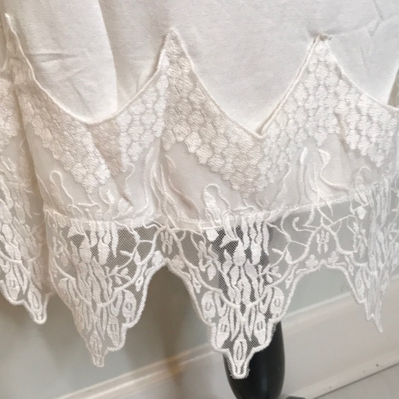 Lace layering Top - Picture 4 of 4